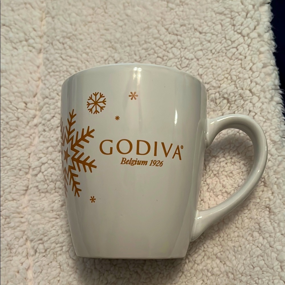 Diva White and Gold Coffee Mug